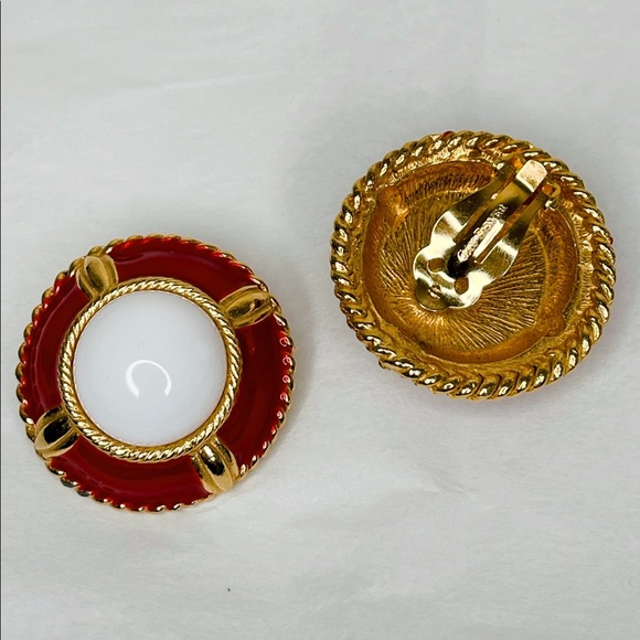 GAY BOYER Red White Gold Enamel Clip On Earrings - Picture 6 of 10